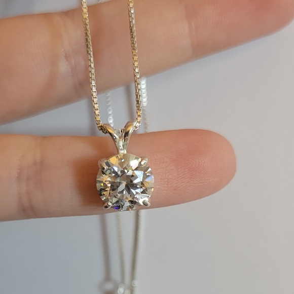 New 3ct Beautiful Moissanite Diamond Pendant With A Chain - Picture 6 of 8